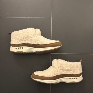 Easy Spirit Cream Shearling Slip-On Shoes